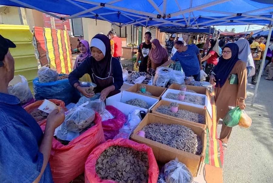 Pasar Tani Kuala Besut 1 pasar tani kuala besut